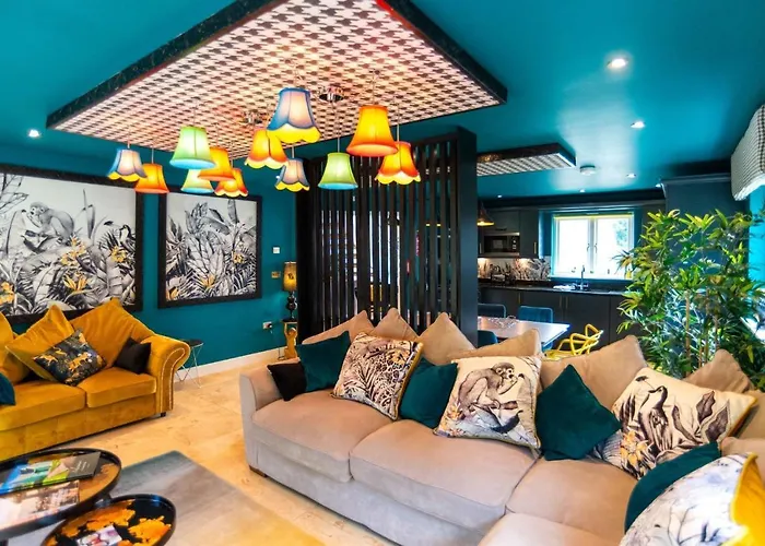 Luxurious Cosy And Contemporary 4 Bedroom Villa - Trewhiddle V3