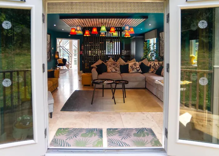 Luxurious Cosy And Contemporary 4 Bedroom Villa - Trewhiddle V3