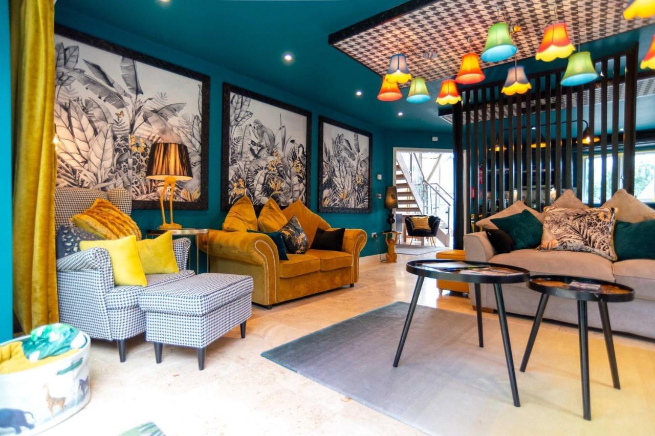 Luxurious Cosy And Contemporary 4 Bedroom - Trewhiddle V3 *