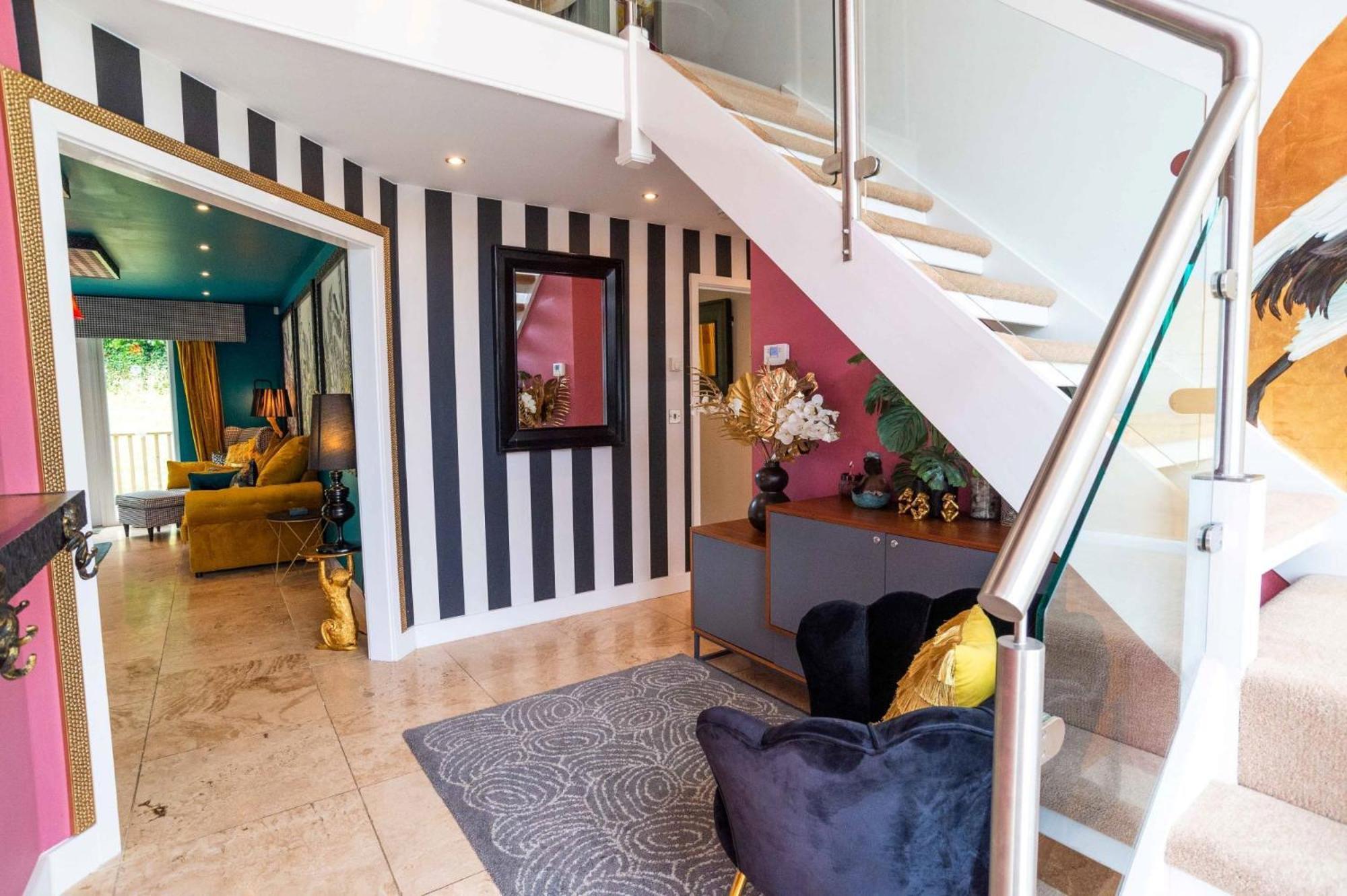 Luxurious Cosy And Contemporary 4 Bedroom - Trewhiddle V3